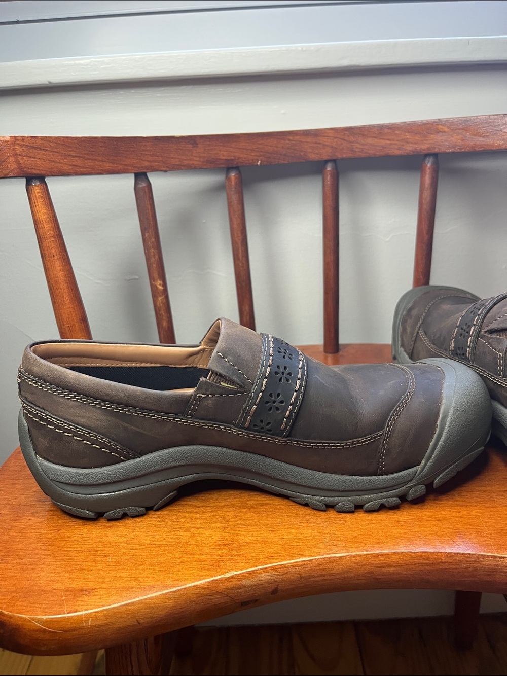 KEEN Women’s Kaci II Slip On Shoes Dark Brown Leather Comfort Loafers Size 9 EUC - Picture 7 of 11